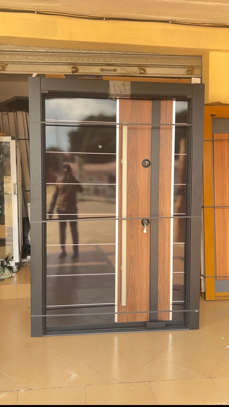 WhatsApp Image 2025-11-12 at 10.35.52 One and half doors - Image 1