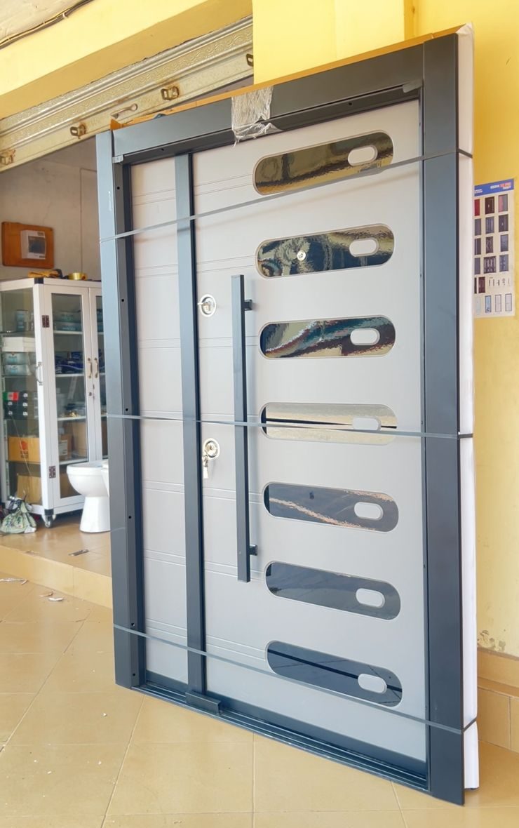 WhatsApp Image 2025-11-12 at 10.35.53 (2) One and half doors - Image 1